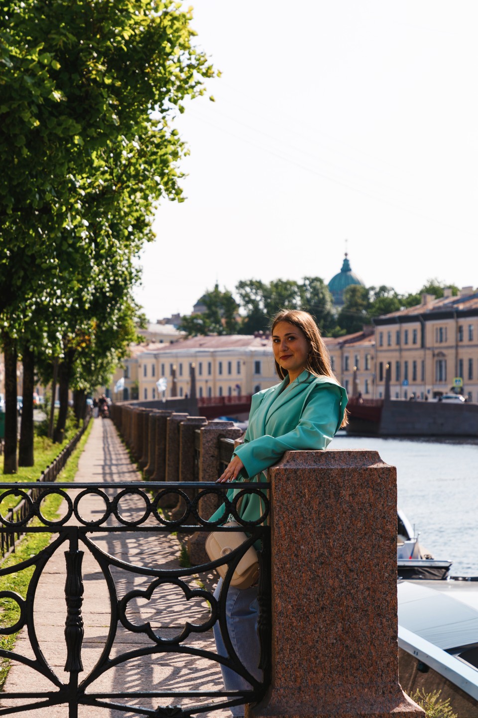 Благодарю Александра за чудесную фотосессию и отличную прогулку. 🥰Александр очень располагает к себе, что позволяет сделать