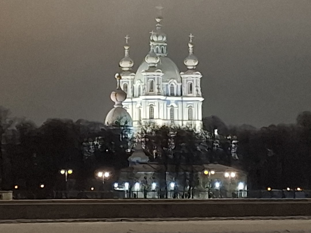 Экскурсия прошла на позитивной ноте. Кирилл-замечательный рассказчик и очень внимательный молодой человек. Учел все наши пожелания