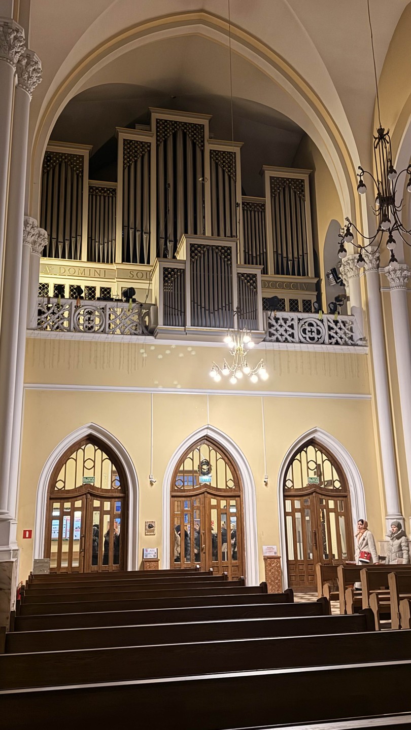 Были на экскурсии с родственницей, и так получилось, что мы были вдвоем и у нас получилась прекрасная индивидуальная прогулка и экскурсия