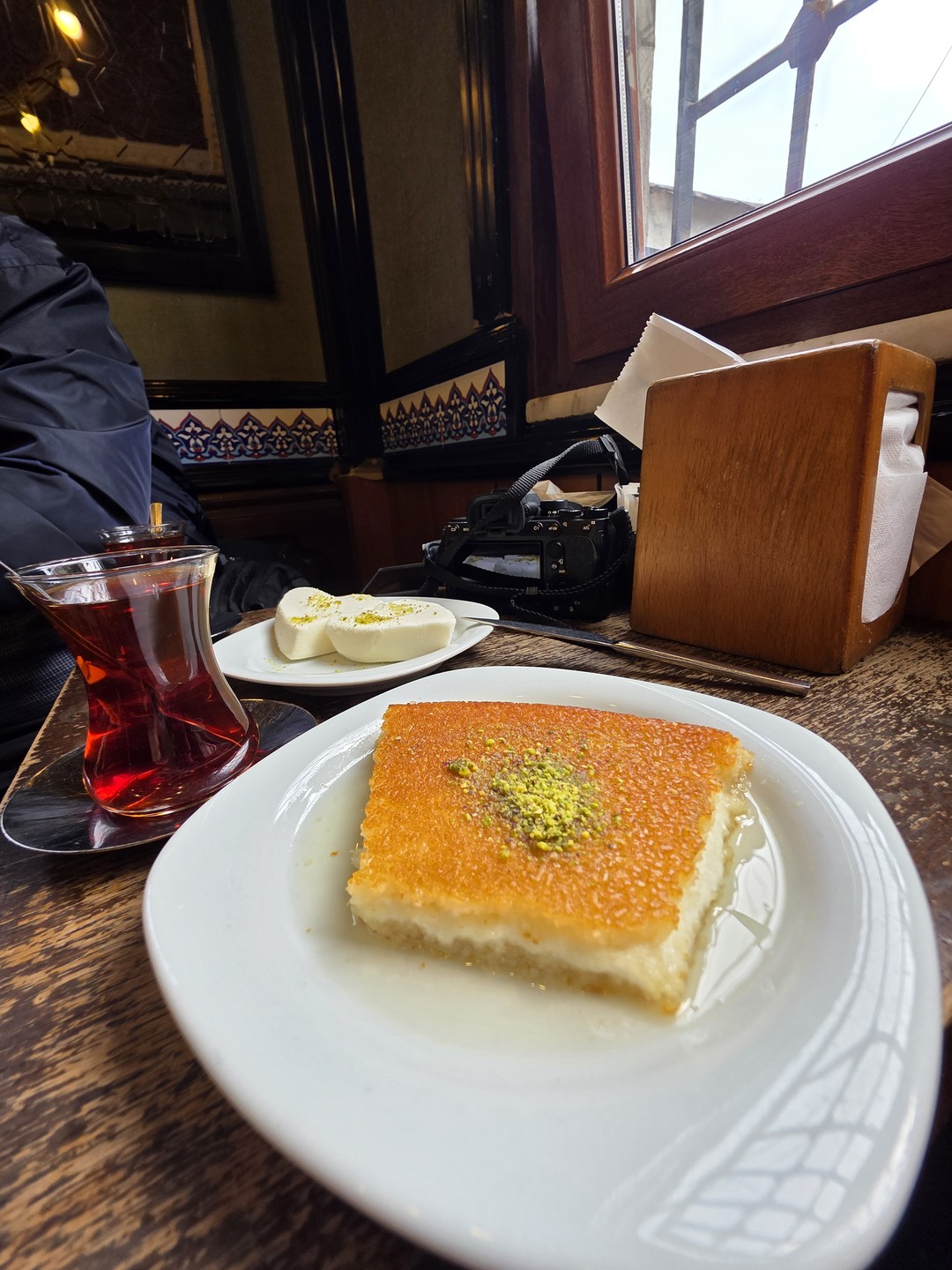 отличная экскурсия. сопровождени боле чем милое. Найзгуль-чудейснейшее создание, блистала знаниями, очень терпиливо к нащим небольшим капризам