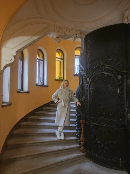 идеальный вариант для тех, кто хочет прокатиться по городу с комфортом, задать интересующие вопросы и получить