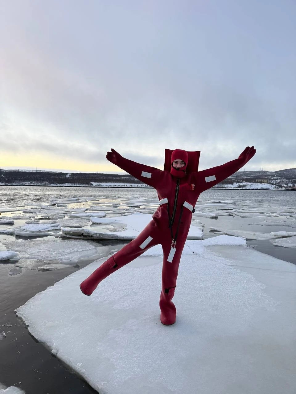 Это было что-то невероятное! Приехали с мужем в Мурманск, решили попробовать что-то необычное — айс-флоатинг. Эмоции