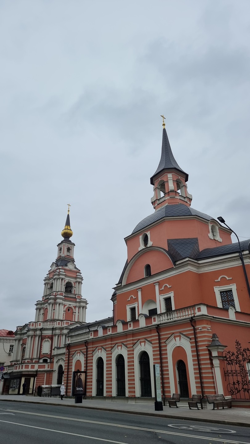 Жизнь и смерть русского дворянства: экскурсия по Басманному району (Валерия)
