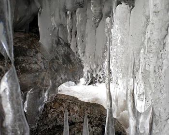 Горная река Бугульдейка, старые пирсы и атмосферные юрты