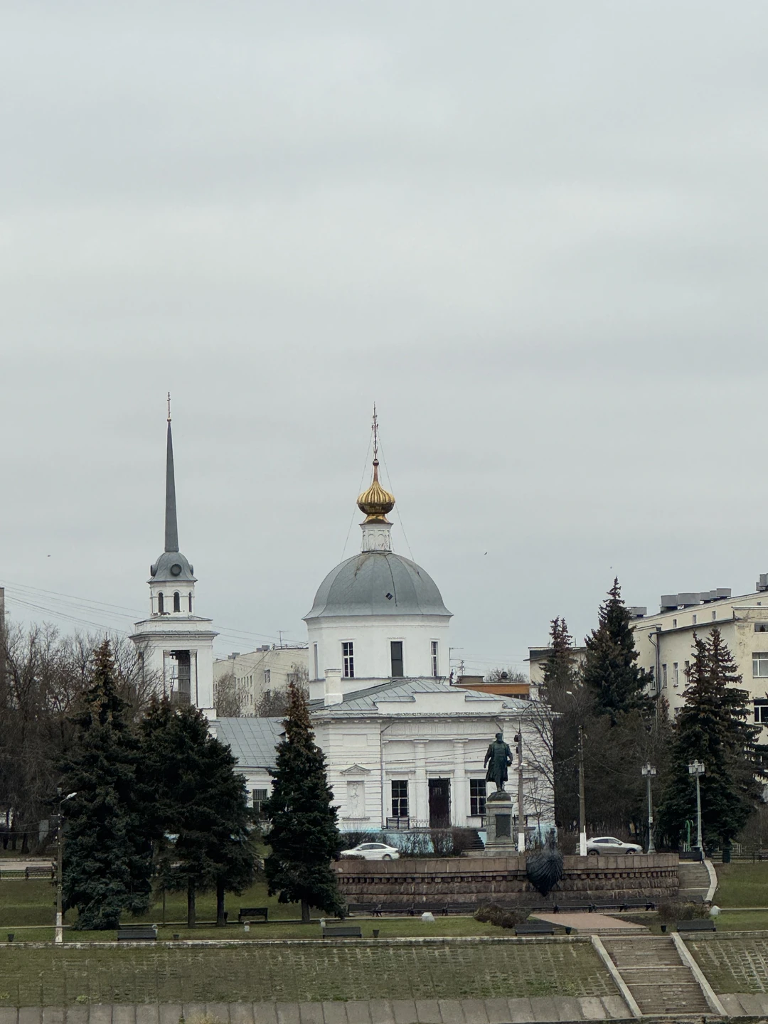 Находясь впервые в Твери, сердечно благодарим ВИКТОРИЮ за необыкновенную возможность получить исчерпывающие знания об истории города