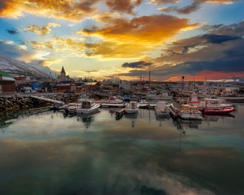 Акюрейри, водопад Годафосс, вулкан и бухта Скьяульванди