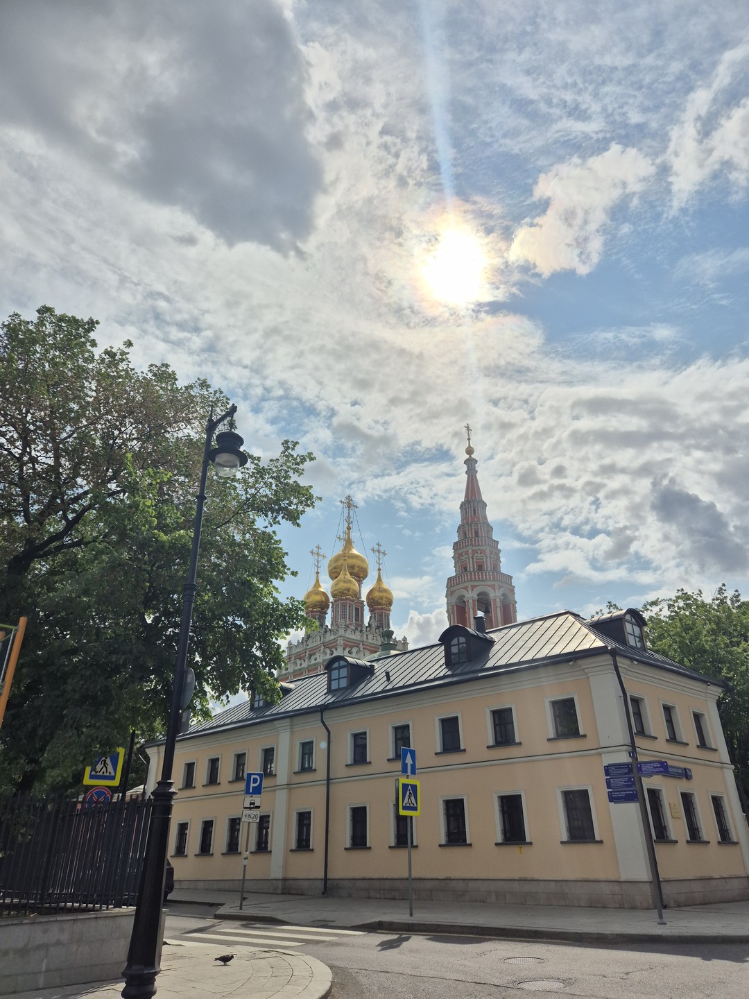 Отличная прогулка и очень приятный экскурсовод! Замечательно провели утро в Москве. Спасибо Олесе за интересный рассказ)