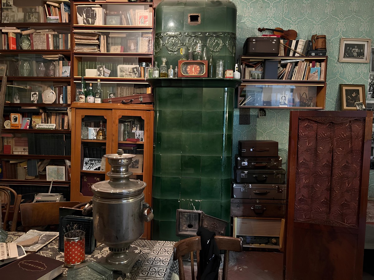 Крыша, дворы, парадные и коммуналка (11/19)