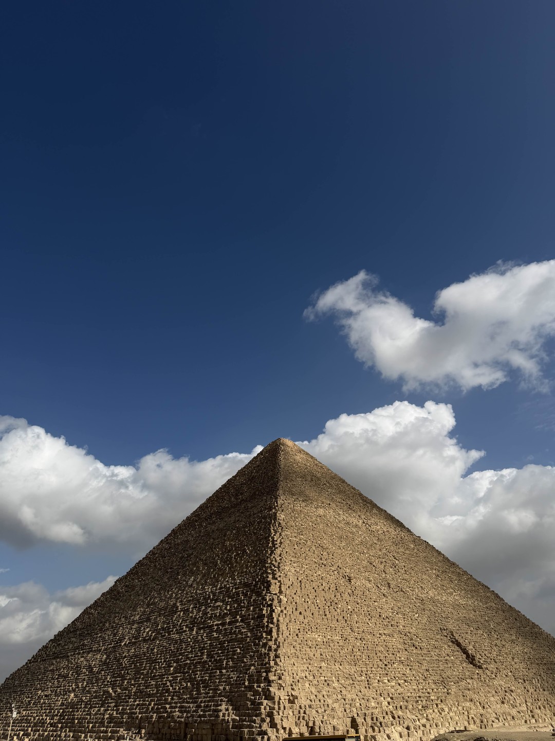 Ездили на экскурсию 28 декабря из Шарм-эль-Шейха. Посетили пирамиды и новый Египетский музей. Машина забрала нас