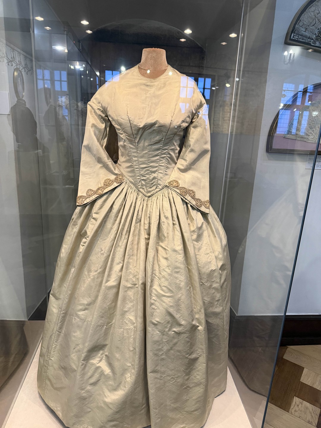 Замечательное погружение в 16 век. Чудесные замки, богатая история. Замечательный экскурсовод Наталья. От души всем рекомендую