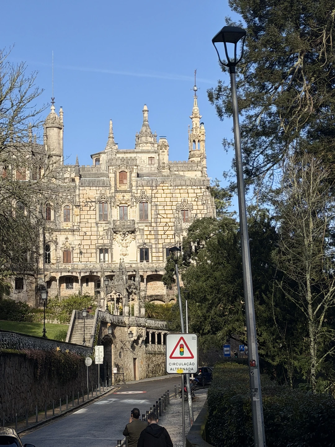 Потрясающая экскурсия в сопровождении прекрасного гида Алексея! Интересные факты из истории Португалии, Синтры и Кинты-Регелейры.. тайны