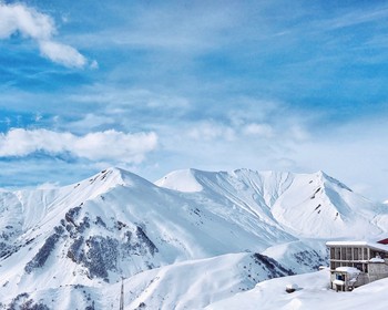 Катание на склонах Гудаури