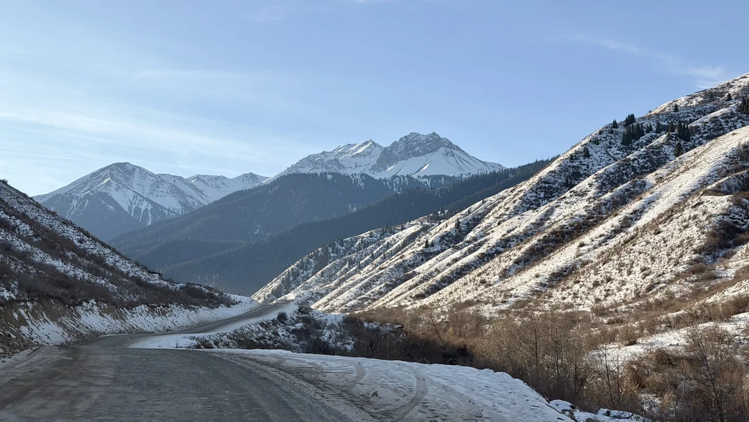 Всё включено: магия Чёрного и Чарынского каньонов, экзотика озёр Кольсай и Каинды (Артём)
