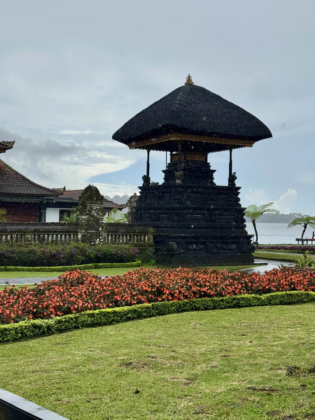 Лилис чудесная! Интересная и хорошо знает русский. Водитель топ! Спасибо за организацию крутой экскурсии!