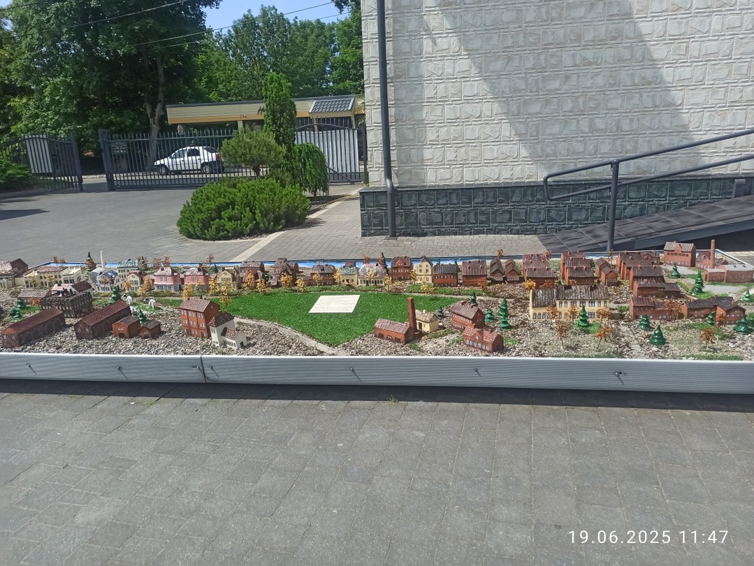 Экскурсия очень понравилась. С нами был гид Марат. Всё показал и рассказал по максимуму. Советую, не пожалеете