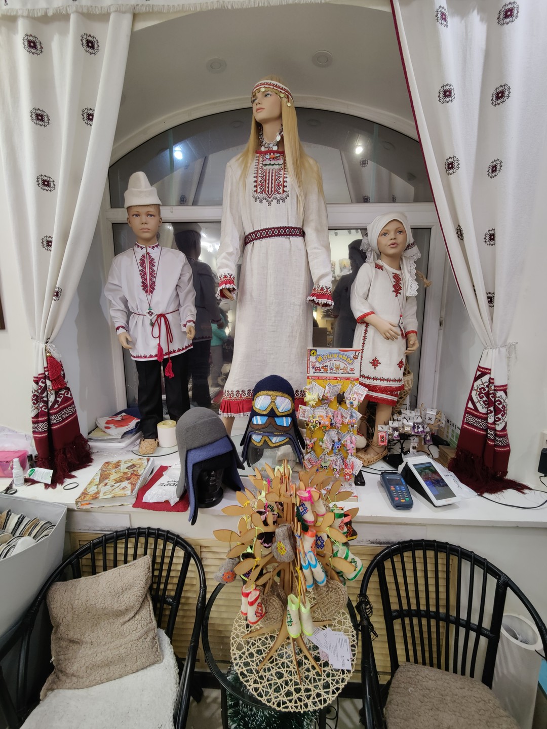 Экскурсию проводила Ирина. Очень хорошо владеет материалом. Много интересного узнали не только про Йошкар-Олу, но и