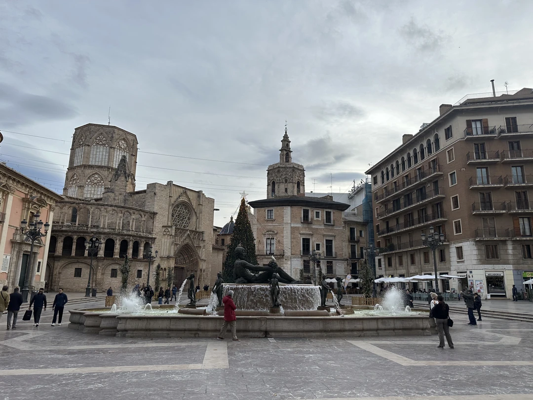 Татьяна, благодарим Вас за интереснейшую и познавательную прогулку. Вы влюбили нас в Валенсию 🧡Комфортно, красиво, познавательно, рекомендуем!