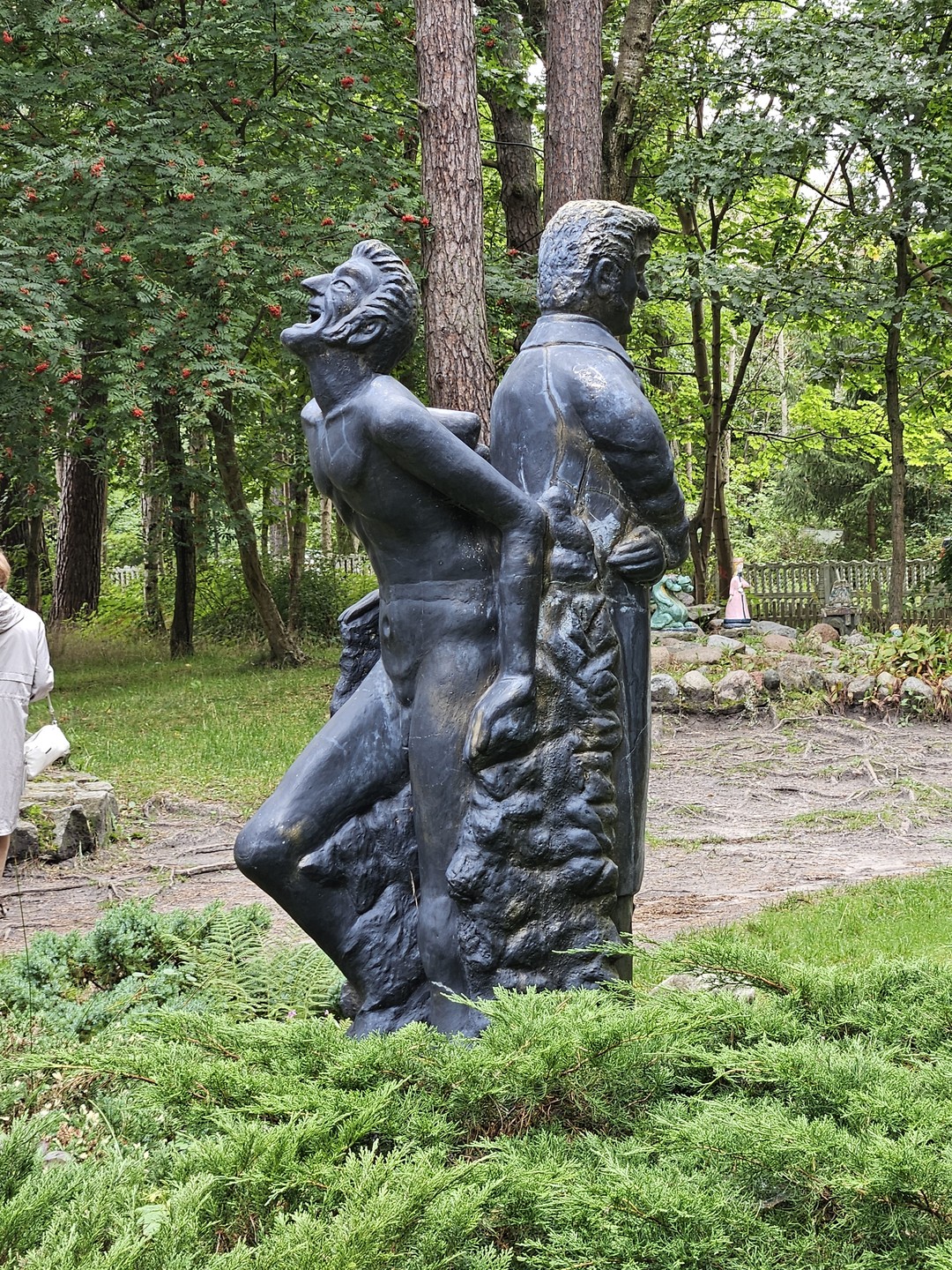 Благодарим Юрия за экскурсию! Рады знакомству! Юрий интеллигентный, эрудированный, мудрый, спокойный человек, влюблённый в свое дело.