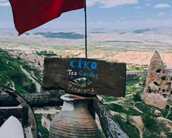 Переезд в Каппадокию, подземный город, долины Голубей и Воображения, Учхисар