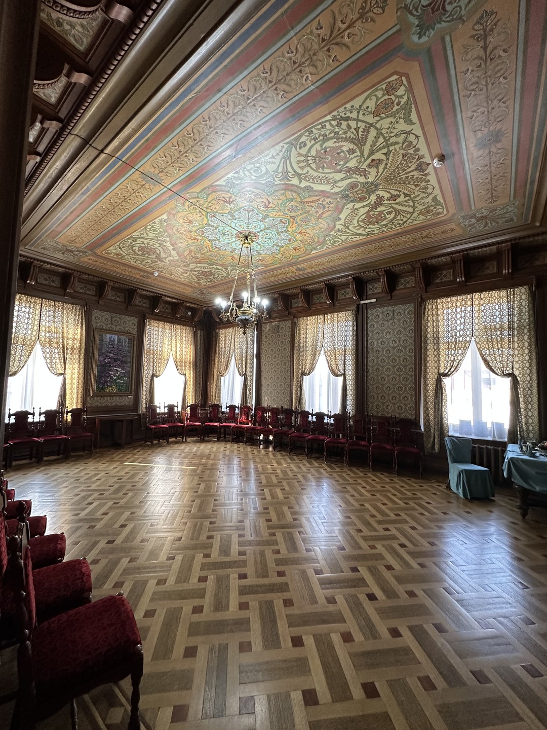 Это 3я экскурсия с Верой за 4 дня. Отличная экскурсия, продуман маршрут, в музеях Палеха нас