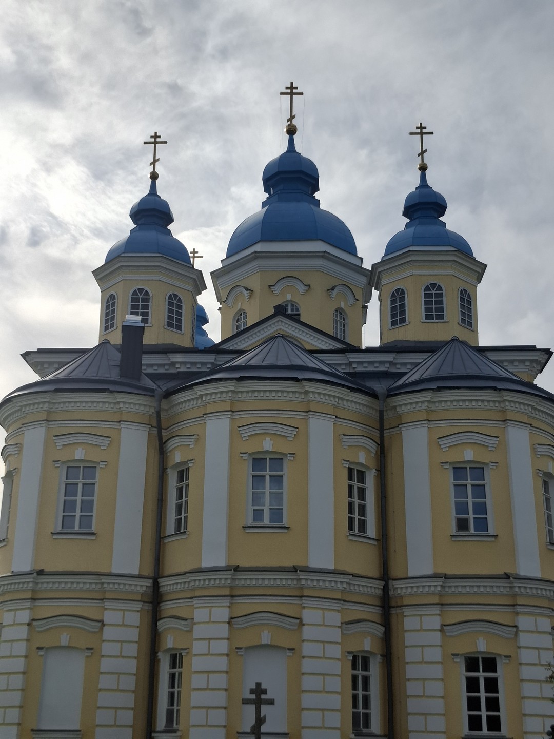 Великолепная экскурсия, все организовано замечательно. Автобус хороший. Катамаран удобный. Гиды- профессионалы своего дела, рекомендую!!!