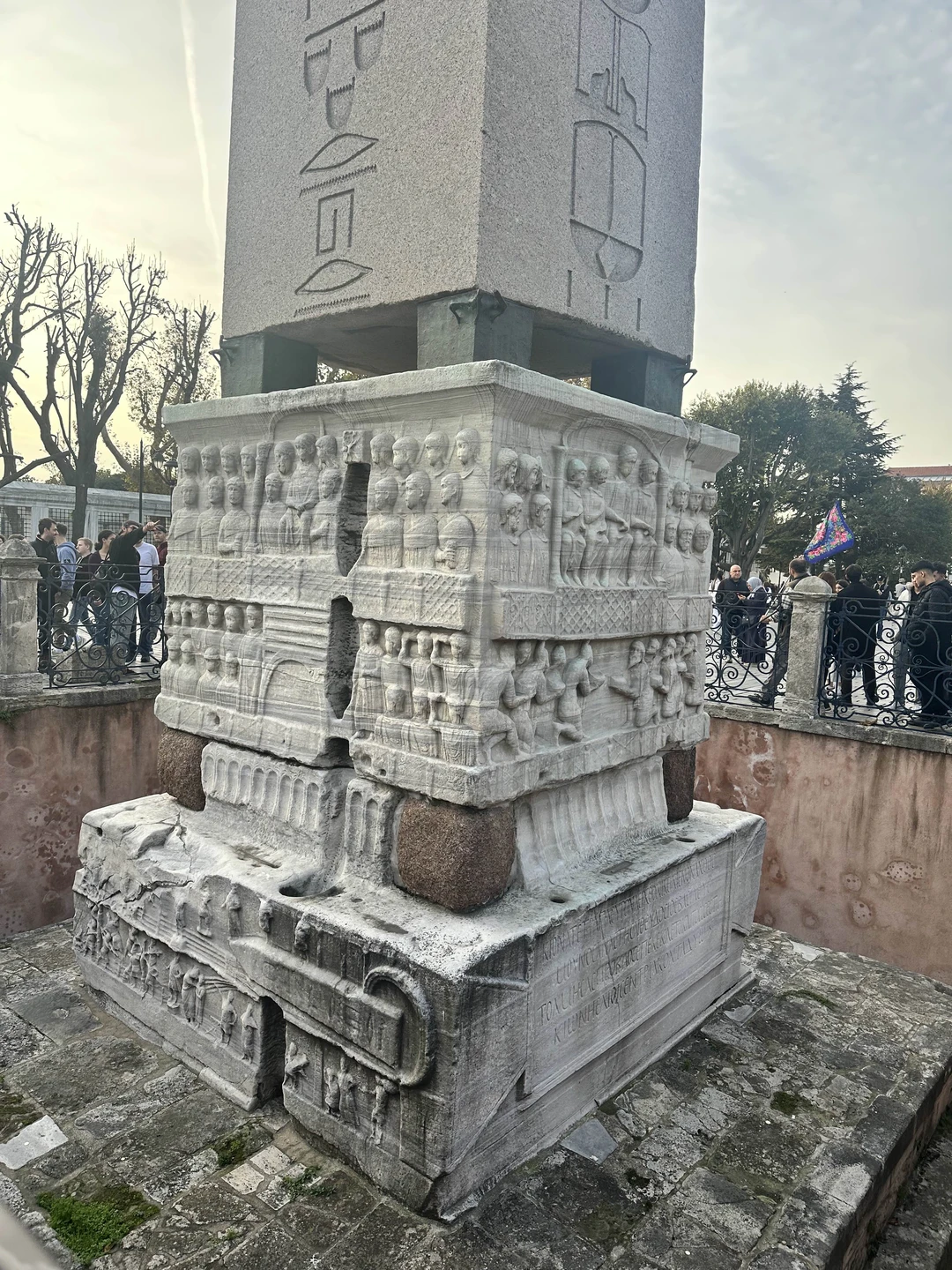 Очень познавательная и интересная экскурсия по историческому центру. Махмут хороший рассказчик, очень хорошо говорит по-русски. Очень