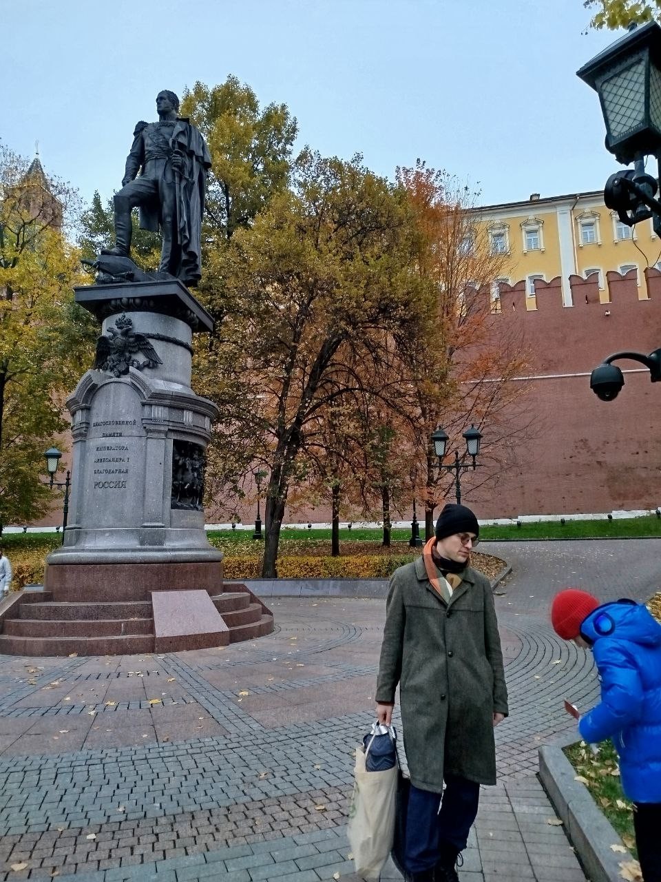 Были на экскурсии вместе с внуком 6,5 лет, мы оказались единственными слушателями, и гид Никита провел