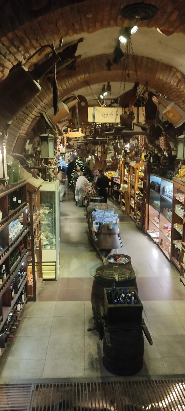 Как нам повезло с Мариам!!! Первое знакомство с городом должно быть именно таким - удивительным, душевным