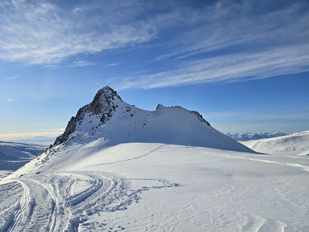 Отличная экскурсия! Гид Алексей очень внимательный, общительный и даже заботливый. Проверил кто как одет, всем подобрал