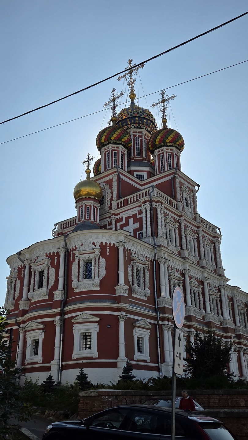 Были на экскурсии по Нижнему Новгороду с Олегом. Экскурсия очень понравилась. Он замечательный экскурсовод, знающий и