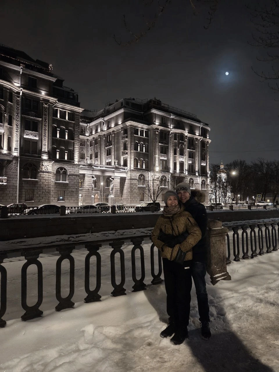 Никогда не видела Питер таким спокойным и пустынным. Очень атмосферно и здорово получилось. Спасибо!