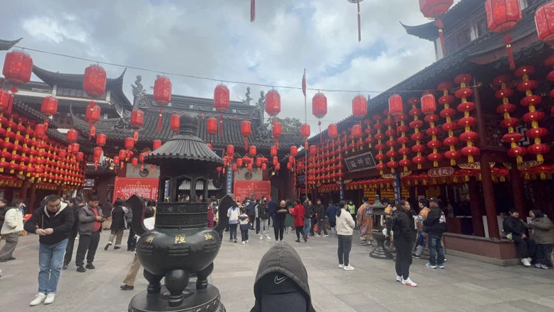 Экскурсия прошла очень интересно и насыщенно. Анна рассказывала много исторических событий: о стране, городе, отвечала на