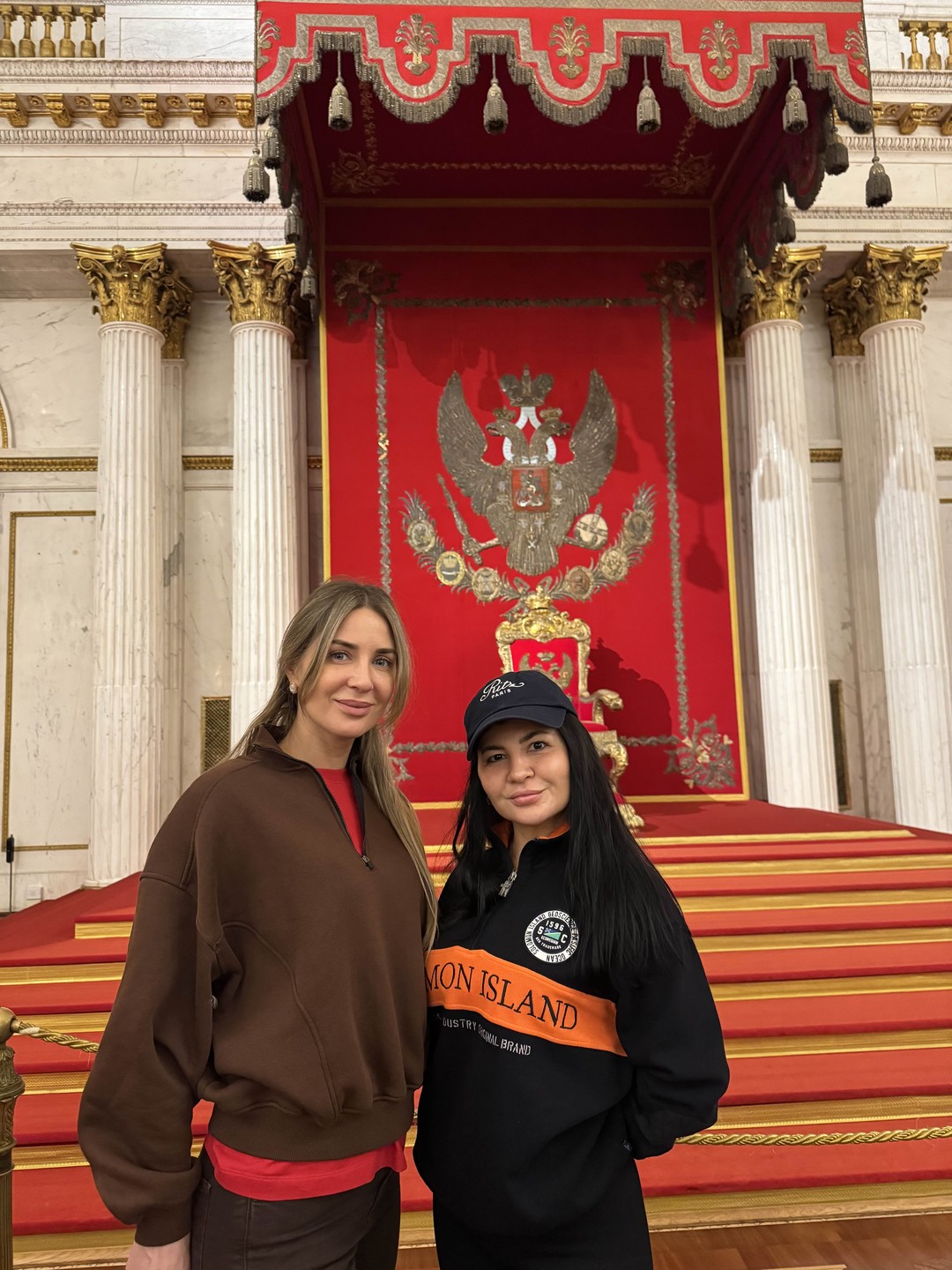 Татьяна Аристарховна просто космос гид!!! И очень ну очень приятная дама! Таких интересных экскурсий у нас