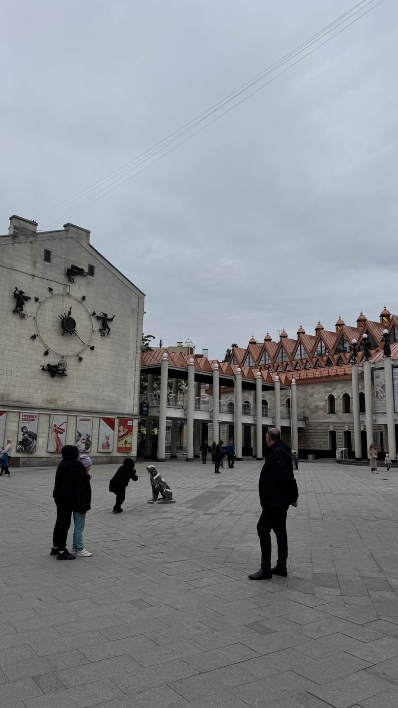 Спасибо Елене за прекрасную прогулку по городу! Мы были семьей с ребенком 10 лет, ребенок совсем