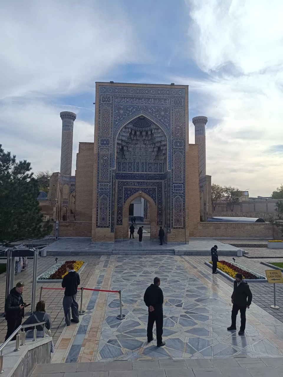 Экскурсия понравилась, познавательна и интересна, очень красивые локации. Только нужно заранее настроиться на то, что расстояния