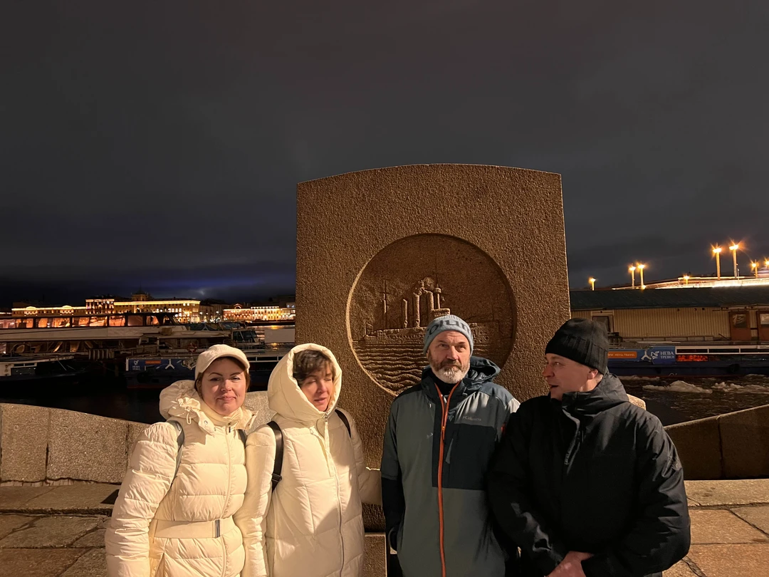 Экскурсия с Полиной прошла на одном дыхании, не заметили как пролетело 2,5 часа! Авторская подача материала