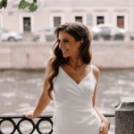Яна - представитель агентства