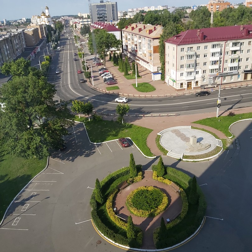 Влюбилась в Брянск с 1-го взгляда, покорил красотой. Город утопает в зелени, много парков и красивых