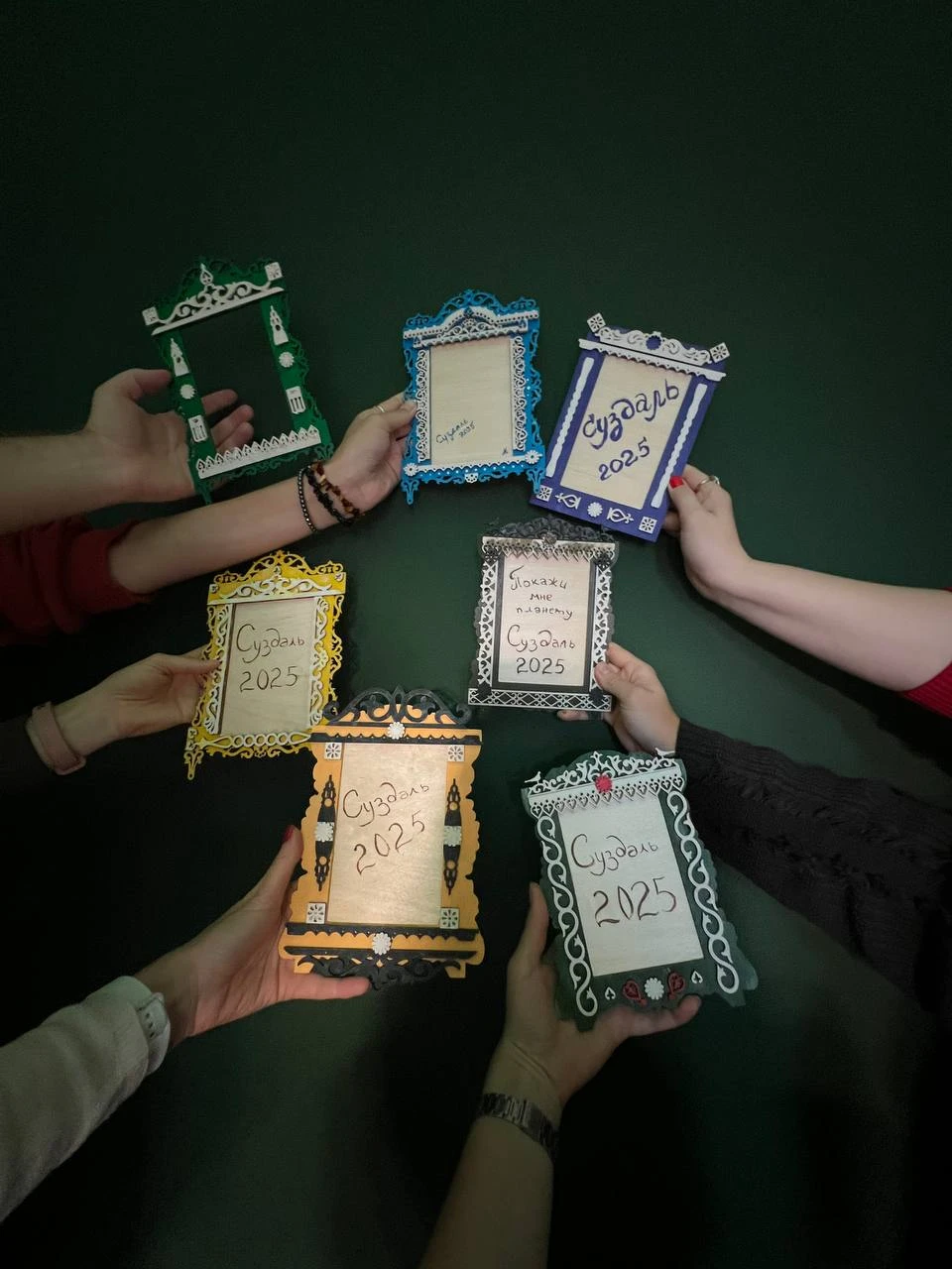 Чудесный мастер-класс. У нас была своя группа из взрослых и мы великолепно отдохнули и погрузились в