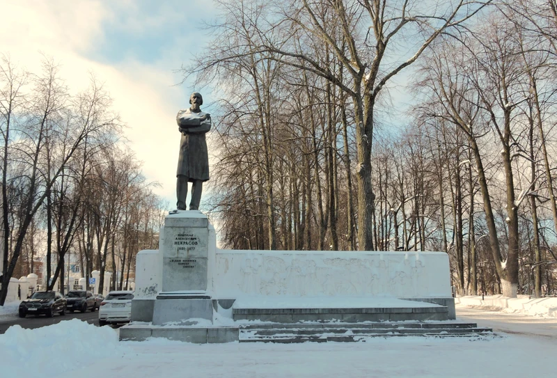 Утро на Волге: прогулка по набережной Ярославля