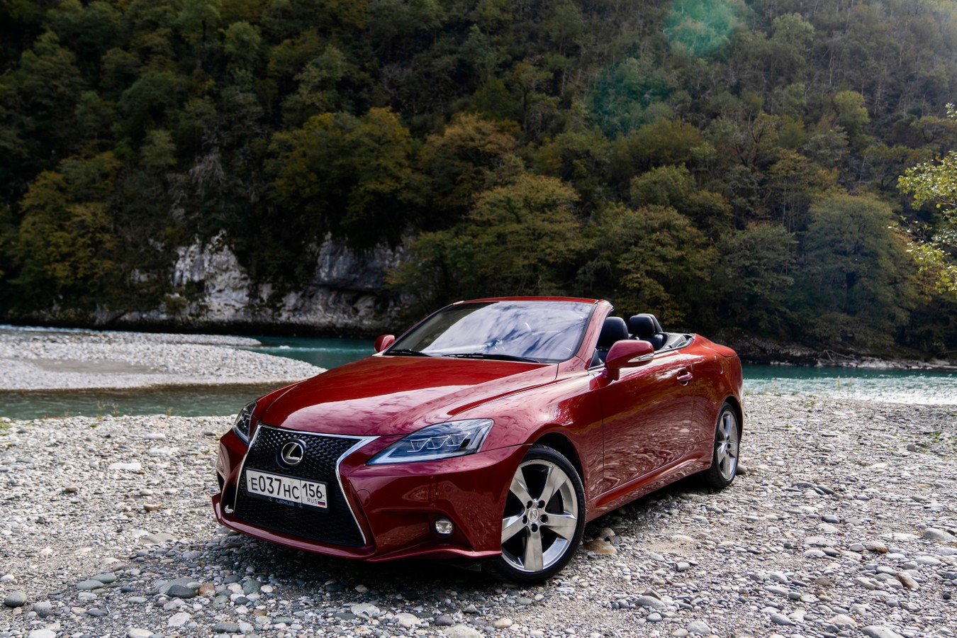 Фотопутешествие в Абхазию на кабриолете Lexus