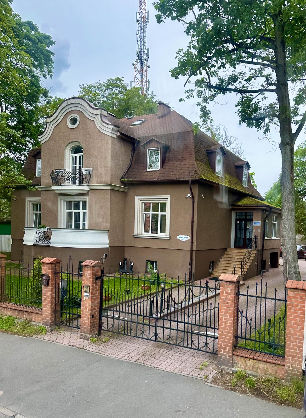 Авторская экскурсия по Амалиенау с его жителем (Лариса)