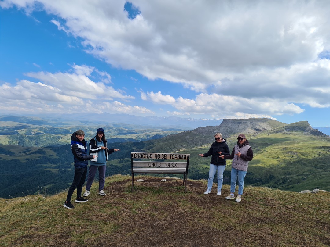 15 августа решили провести день рождения и проводить закат на плато Бармамыт. Выбрали эту экскурсию, так