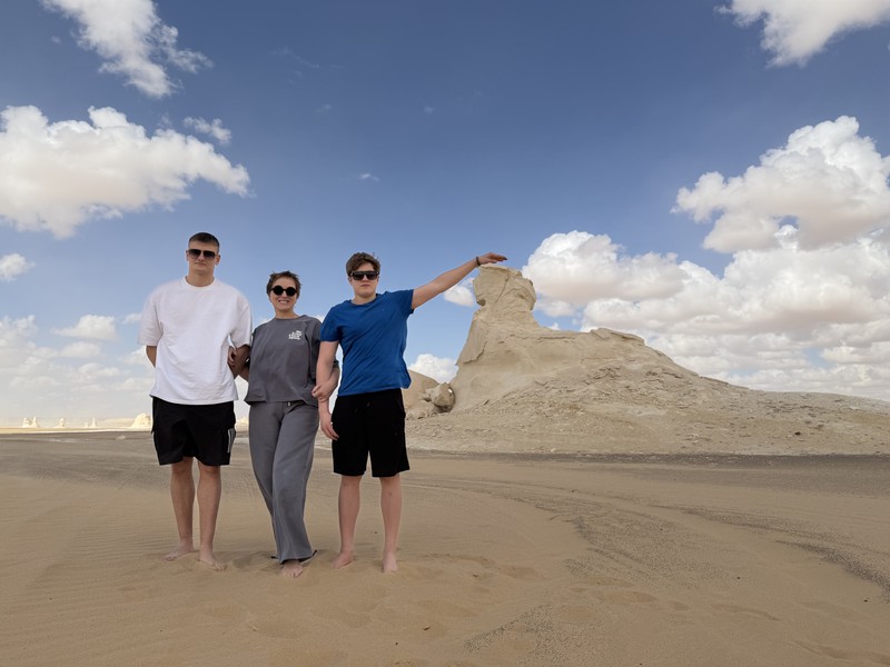 Прекрасные 3 дня мы провели с Валидом. Валид по нашей просьбе изменил маршрут. мы посетили пирамиды