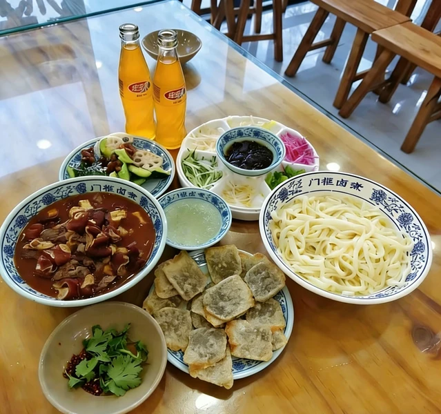 Прогулка по улице Цяньмэнь: храм Юнхэгун, чайная церемония и пекинские закуски