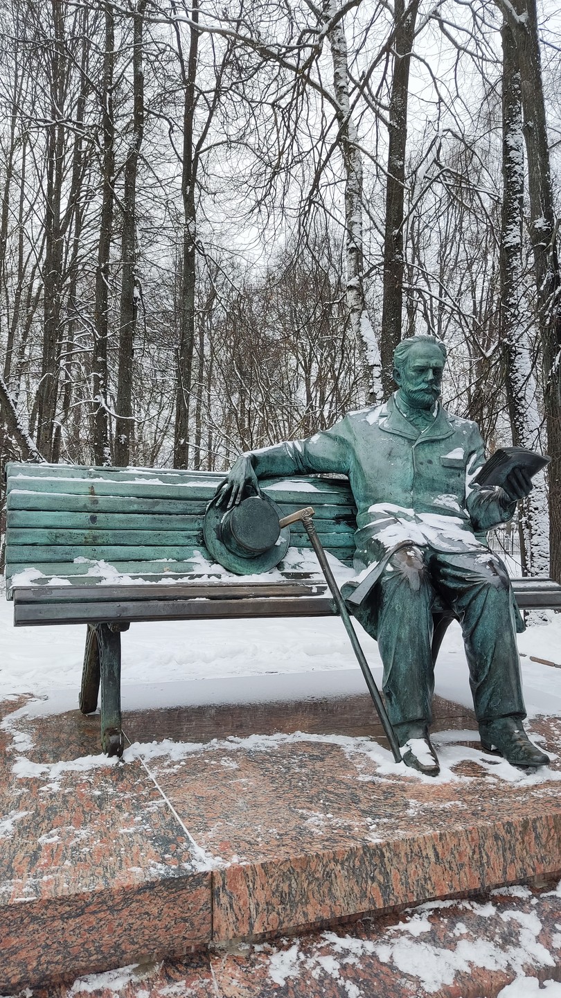 Давно мечтали побывать в Клину. Нашла экскурсию семейную с Дмитрием и ни капли не пожалели.