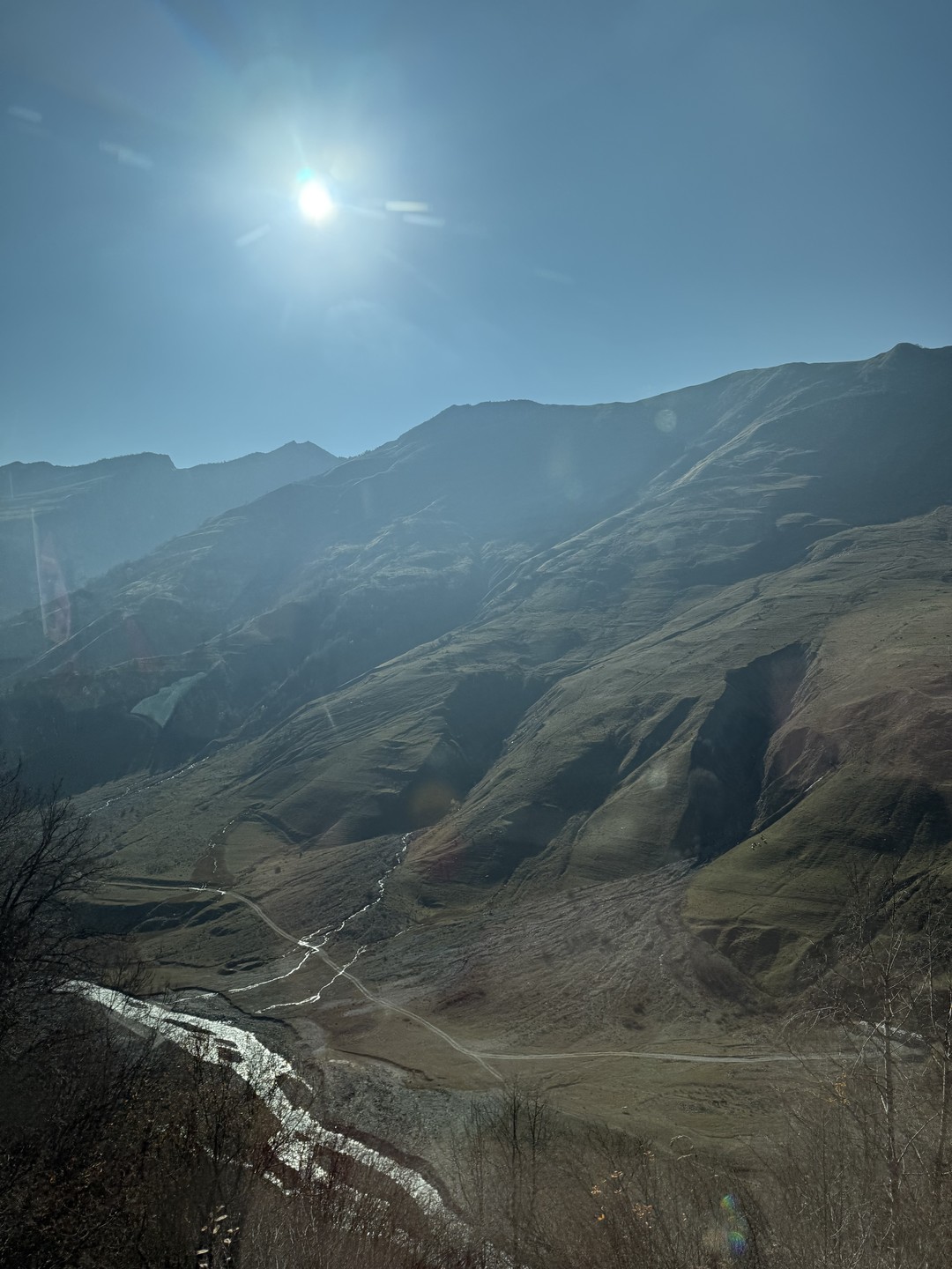 Казбек и Дарьяльское ущелье: Грузия с открытки