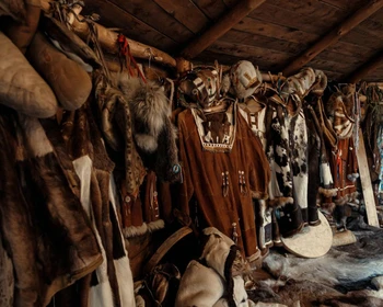 Питомник собак, костюмированное шоу, знакомство с культурой и катание на упряжке