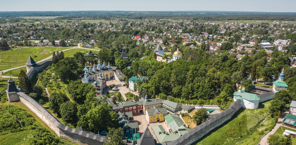 Печоры: всё о знаменитом духовном центре России