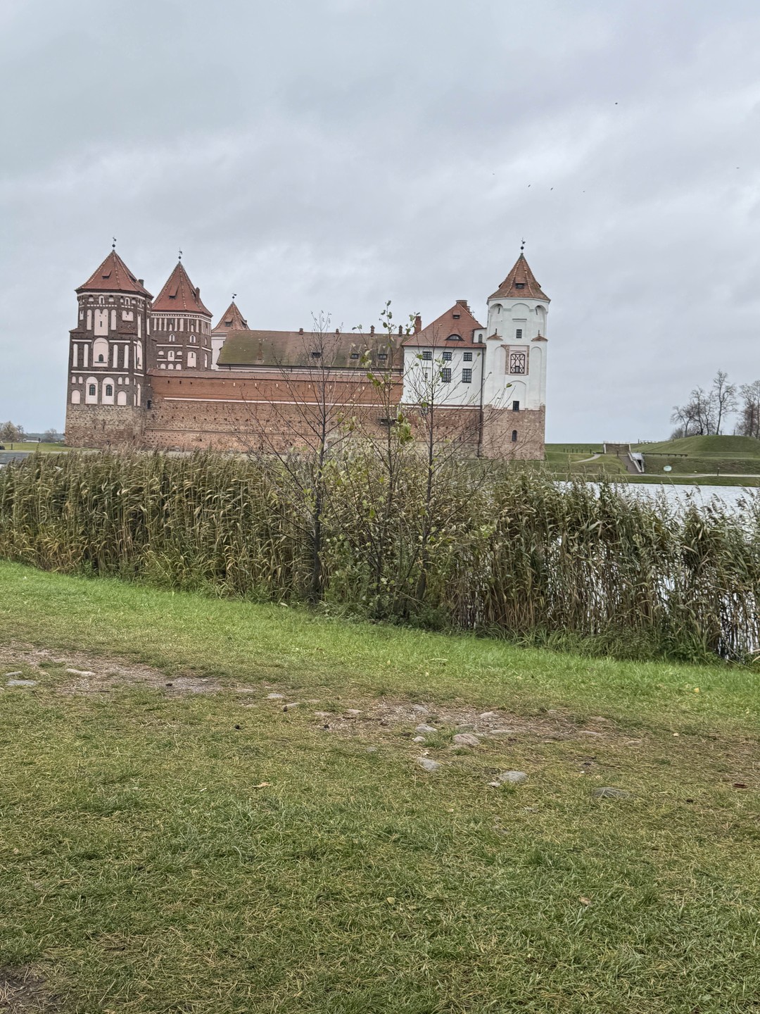 Групповая экскурсия в замки Мир и Несвиж (обед включен) (Ефимова)